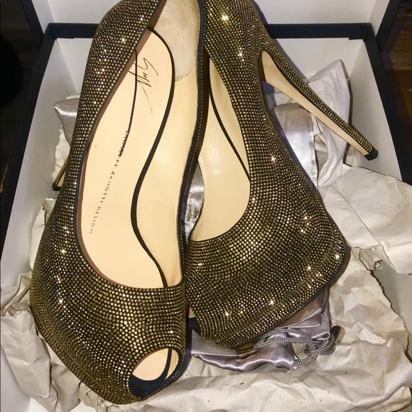 Giuseppe Zanotti Women Gold Pumps - Picture 4 of 8